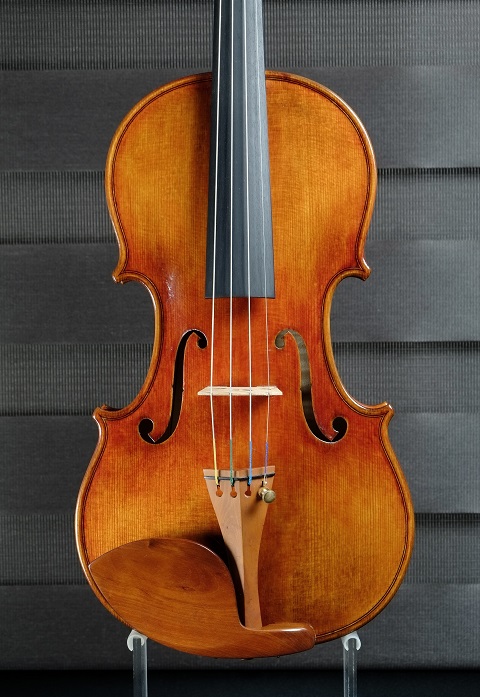 楽器販売のご案内。リューテリアガンは、東京でバイオリン製作、修理を 